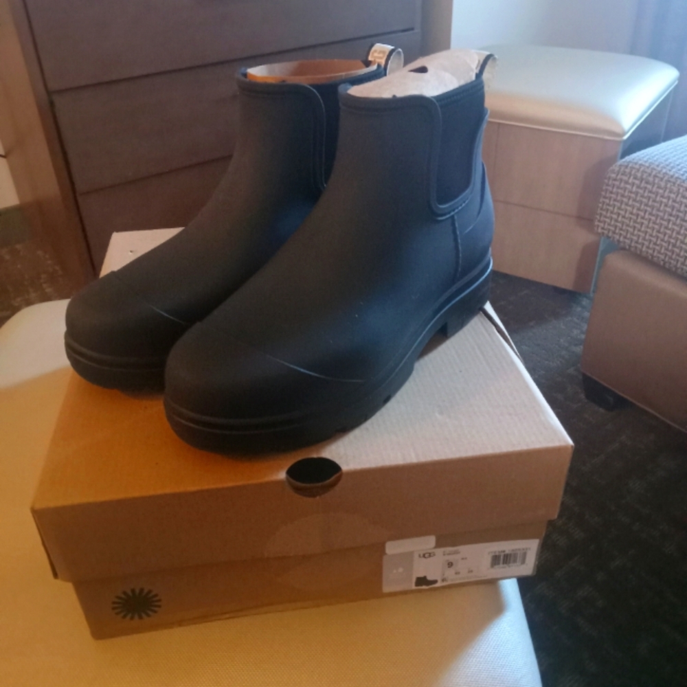 UGG Black Droplet Boots